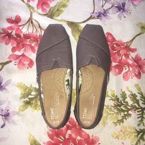 Toms slip on shoes